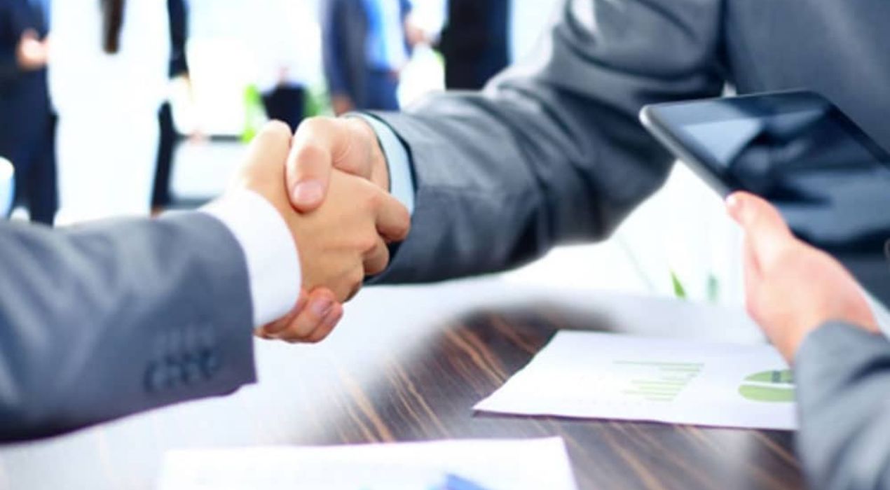 خطوات توثيق عقود الشركات