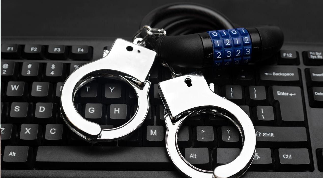 عقوبة التنمر الإلكتروني