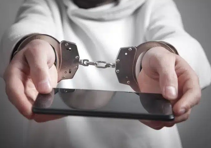عقوبة التحرش الإلكتروني
